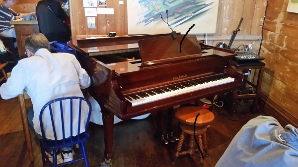 Pianos Daoust - Piano à queue Chas & Stieff